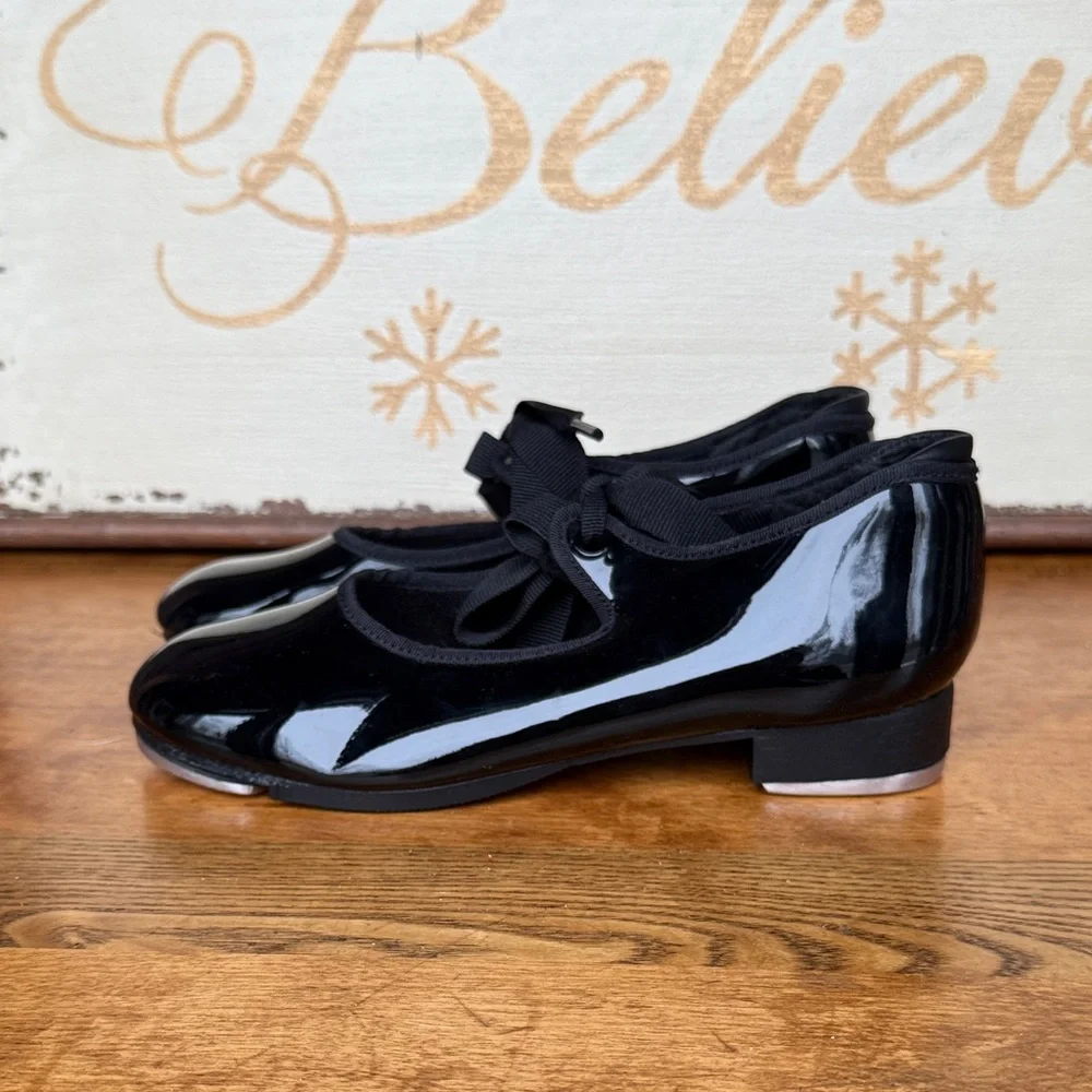 Capezio see leather shoe
